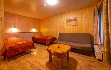 Фото номера Двухместный номер с 2 отдельными кроватями Отель Padu Hotell г. Кярдла 3
